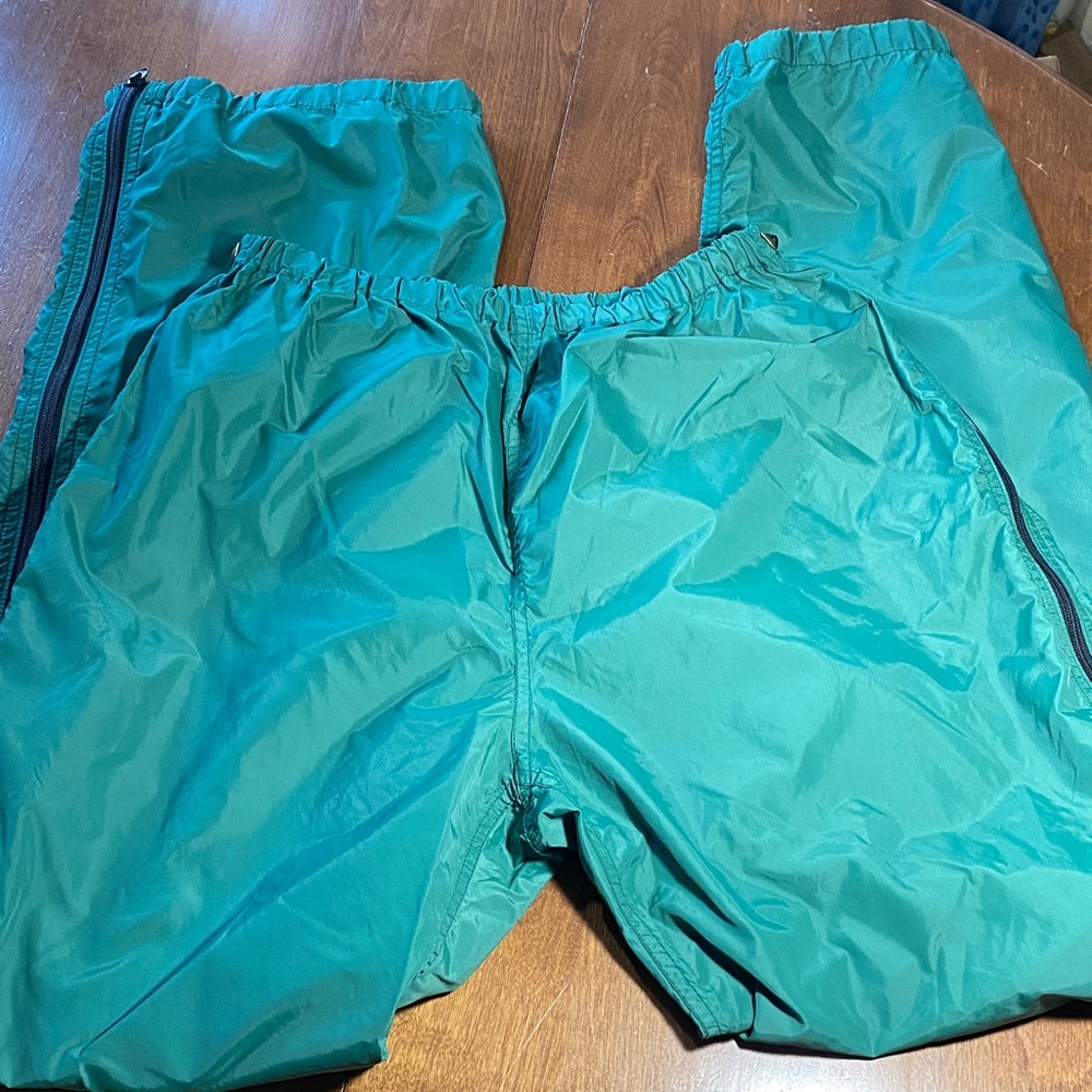 Vintage L.L. Bean Green Windbreaker Zip away Pants USA Maine snaps Med